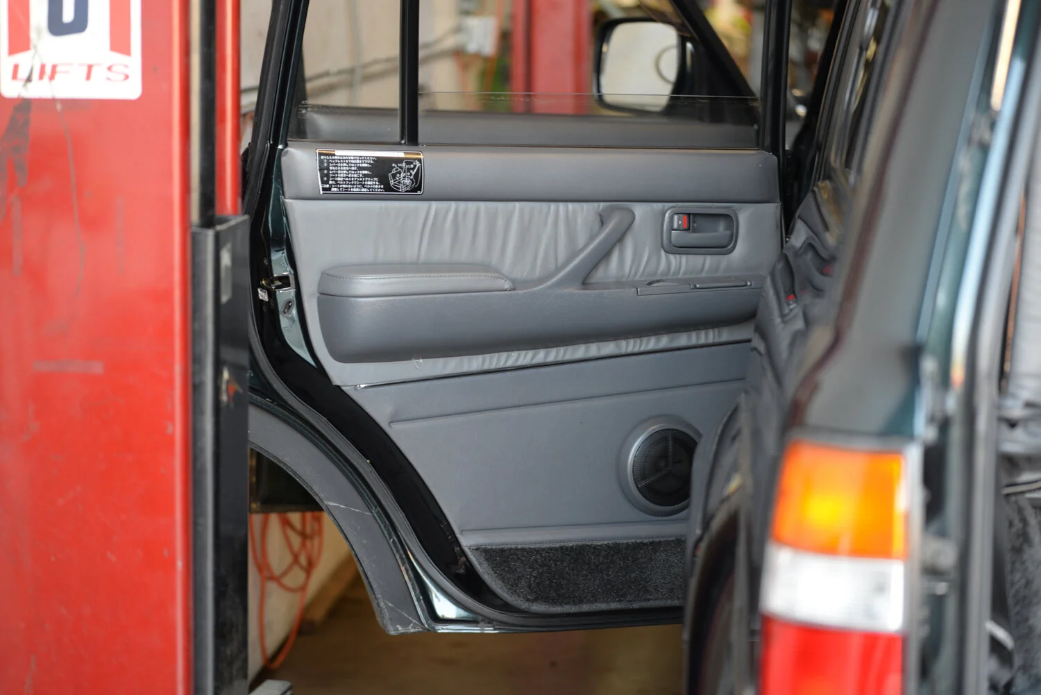 1993 Toyota VX Limited Land Cruiser - Commonwealth Classics